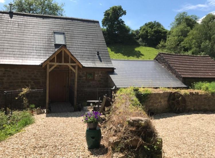 Woodmill Farm * Alvington